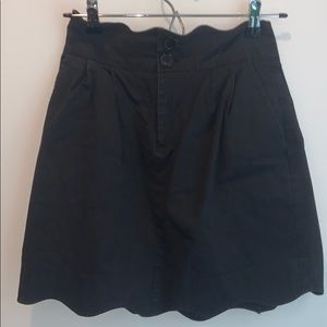 Stylish Scalloped Black Skirt with Pockets